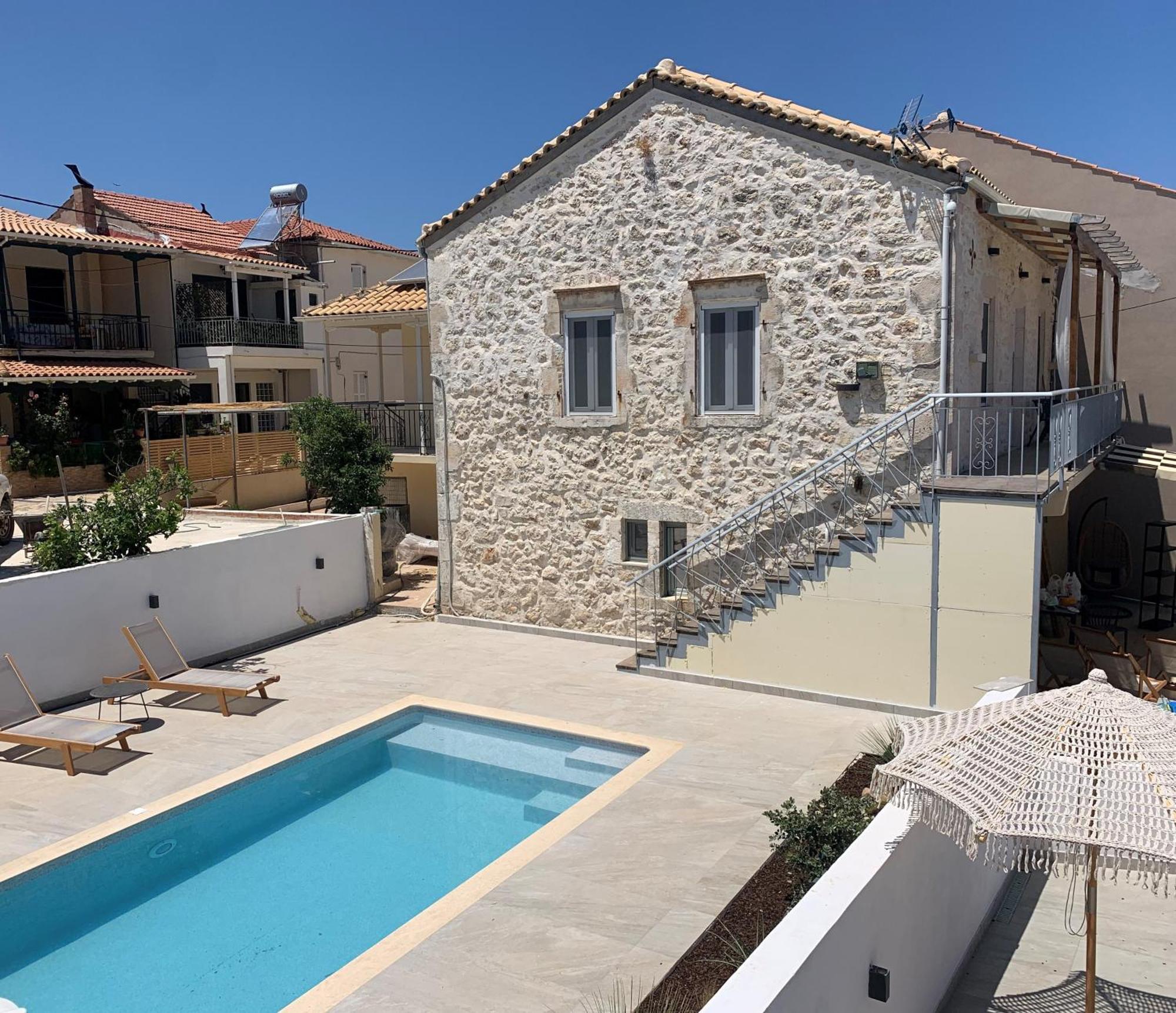 Mangata Suites Homes With Private Pools Spartokhorion Luaran gambar